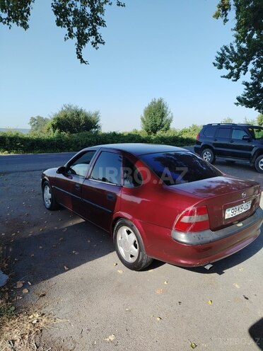 Opel Vectra 1996, 330,000 km - 1.6 l - Qəbələ