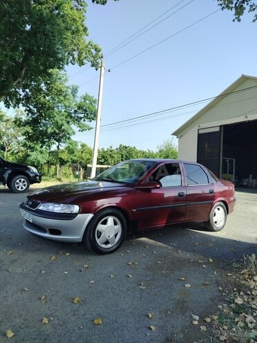 Opel Vectra 1996, 330,000 km - 1.6 l - Qəbələ