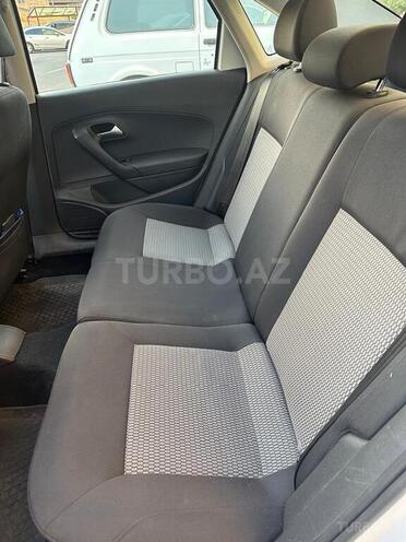 Volkswagen Polo 2014, 162,700 km - 1.6 l - Bakı