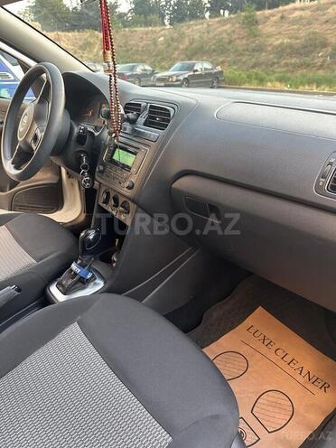 Volkswagen Polo 2014, 162,700 km - 1.6 l - Bakı