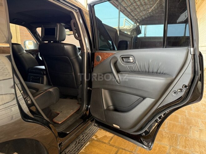 Nissan Patrol 2011, 85,000 km - 5.6 l - Bakı