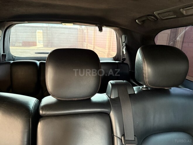 Nissan Patrol 2011, 85,000 km - 5.6 l - Bakı
