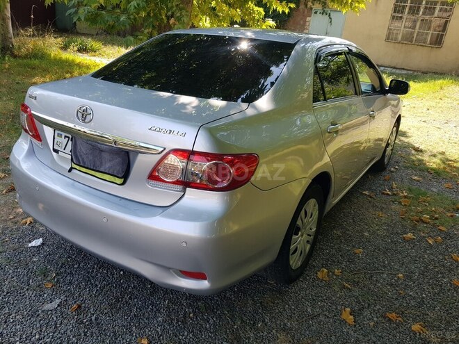 Toyota Corolla 2011, 253,000 km - 1.4 l - Gəncə