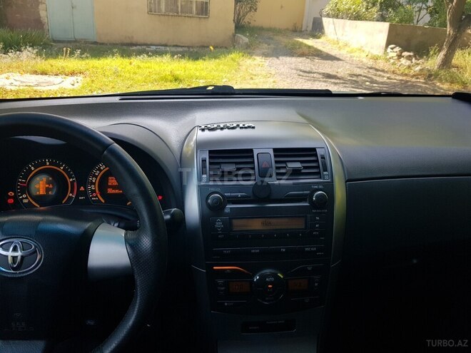 Toyota Corolla 2011, 253,000 km - 1.4 l - Gəncə