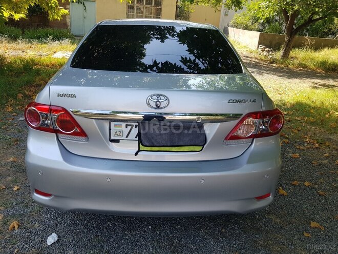 Toyota Corolla 2011, 253,000 km - 1.4 l - Gəncə