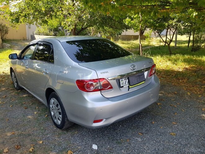 Toyota Corolla 2011, 253,000 km - 1.4 l - Gəncə