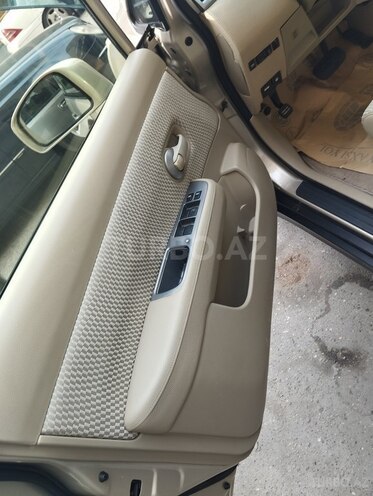 Nissan Tiida-12