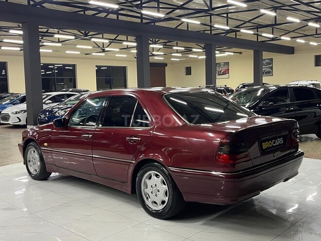 Mercedes C 240-11