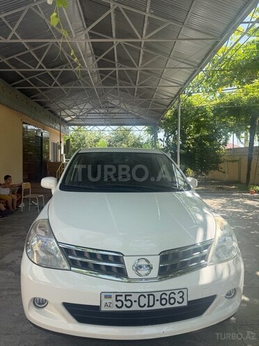 Nissan Tiida-1