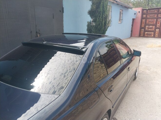 BMW 528 2001, 395,000 km - 2.8 l - Bakı