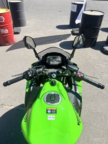 Kawasaki Ninja 650-5