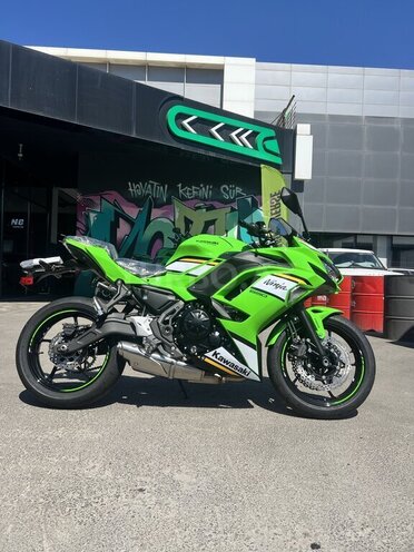 Kawasaki Ninja 650-4