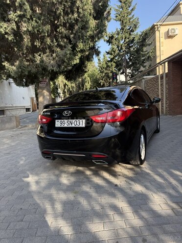 Hyundai Elantra-5