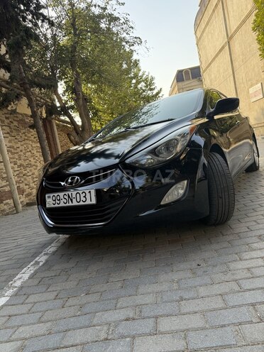 Hyundai Elantra-2
