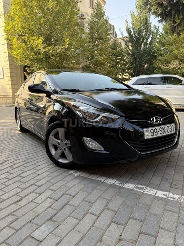 Hyundai Elantra-3