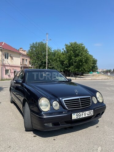 Mercedes E 220 d 2000, 410,000 km - 2.2 л - Sumqayıt