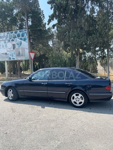 Mercedes E 220 d 2000, 410,000 km - 2.2 л - Sumqayıt