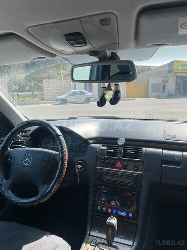 Mercedes E 220 d 2000, 410,000 km - 2.2 л - Sumqayıt
