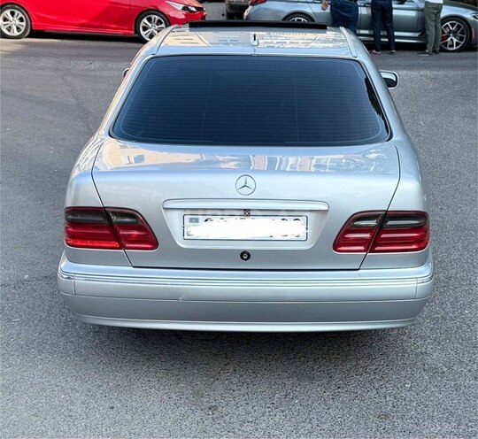 Mercedes E 280 2000, 452,000 km - 2.8 l - Bakı