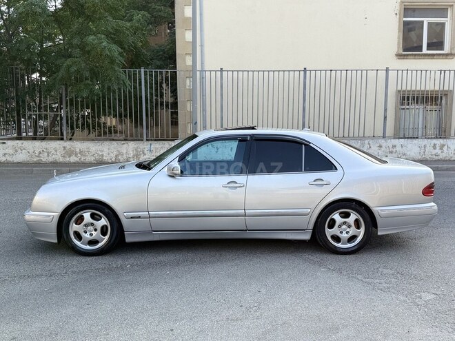 Mercedes E 280 2000, 452,000 km - 2.8 l - Bakı