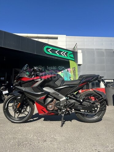 Bajaj Pulsar RS 200-4