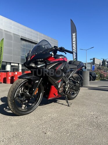 Bajaj Pulsar RS 200-1