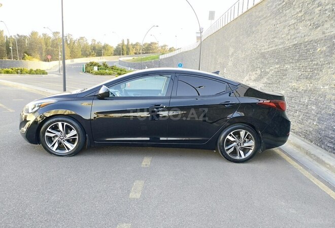 Hyundai Elantra 2015, 357,630 km - 1.8 л - Bakı