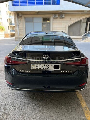 Lexus ES 300h-4