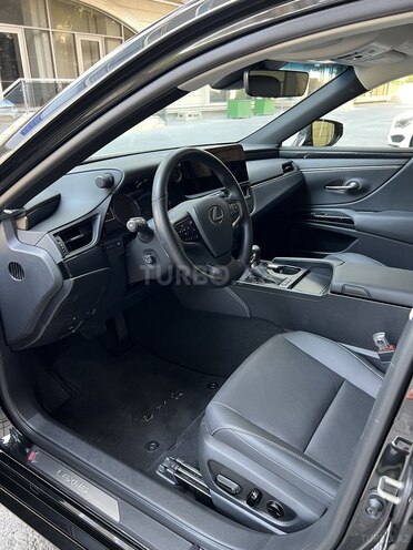 Lexus ES 300h-10