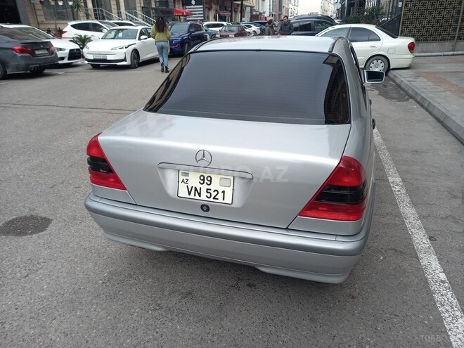 Mercedes E 280 1993, 345,678 km - 2.8 l - Bakı