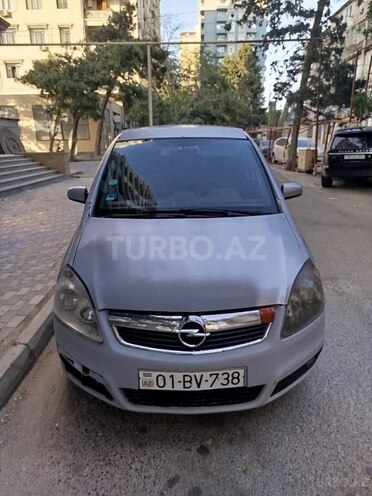 Opel Zafira-1
