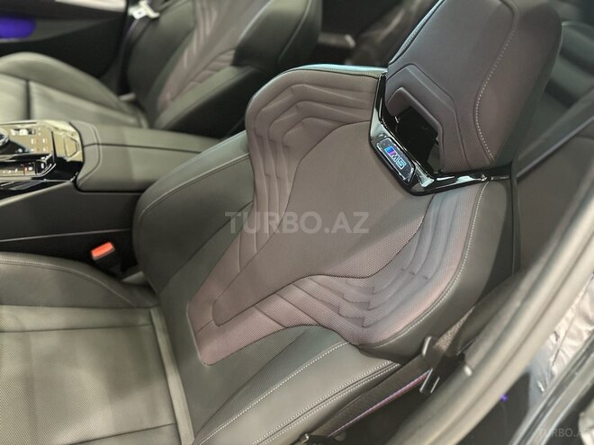 BMW M5-19
