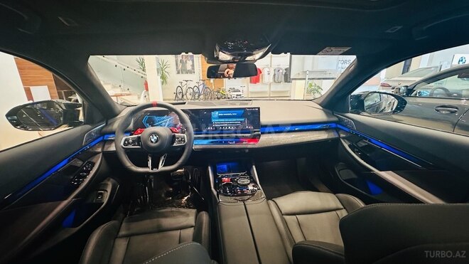 BMW M5-16