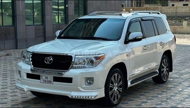 Toyota Land Cruiser 2011, 157,000 km - 4.0 л - Naftalan