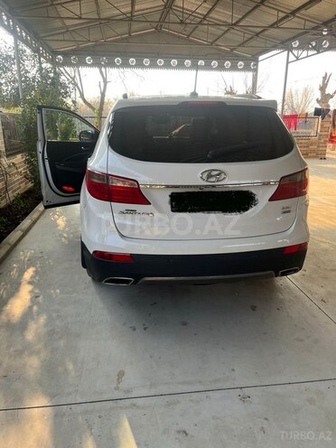 Hyundai Grand Santa Fe-6
