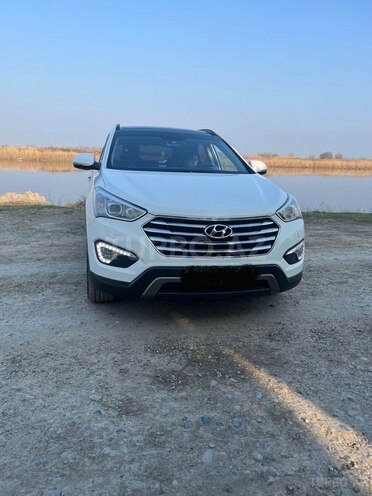 Hyundai Grand Santa Fe-3
