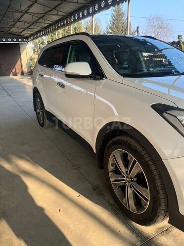 Hyundai Grand Santa Fe-8