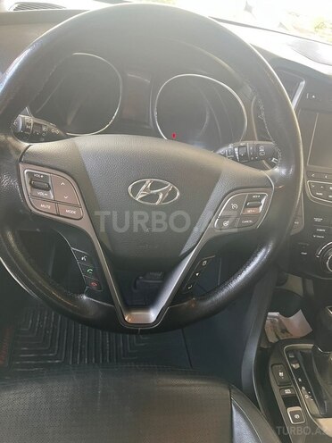 Hyundai Grand Santa Fe-17