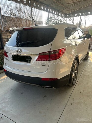 Hyundai Grand Santa Fe-7