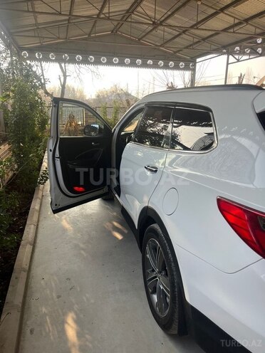 Hyundai Grand Santa Fe-9