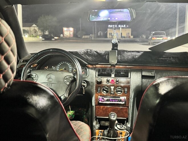 Mercedes E 220 d 1999, 500,000 km - 2.2 l - Beyləqan