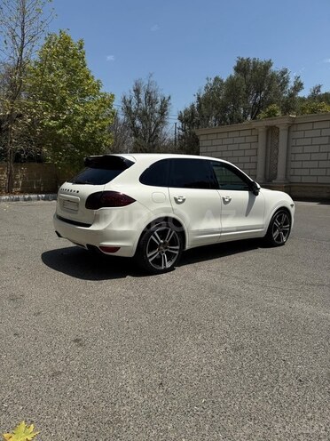 Porsche Cayenne-5