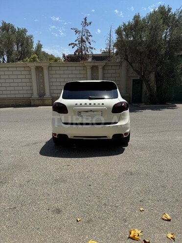 Porsche Cayenne-4