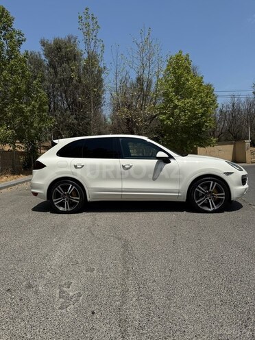 Porsche Cayenne-6