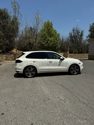 Porsche Cayenne-9