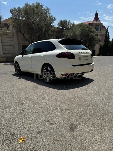 Porsche Cayenne-3