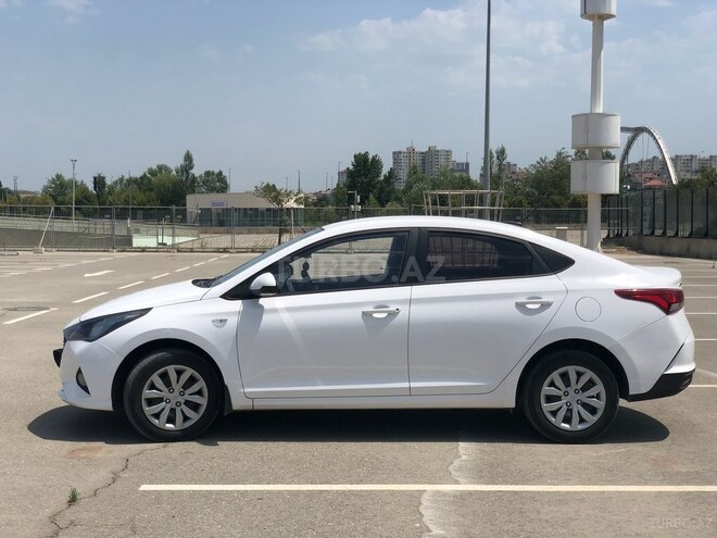 Hyundai Accent 2021, 132,100 km - 1.6 л - Bakı