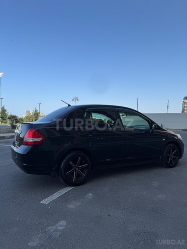 Nissan Tiida-3