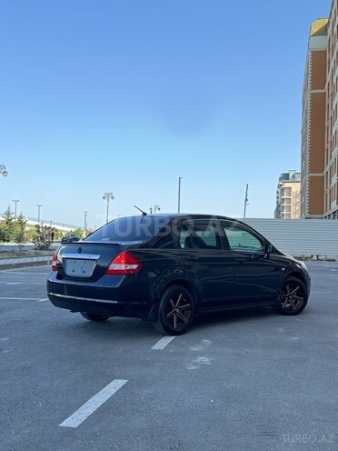 Nissan Tiida-9