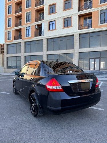 Nissan Tiida-4